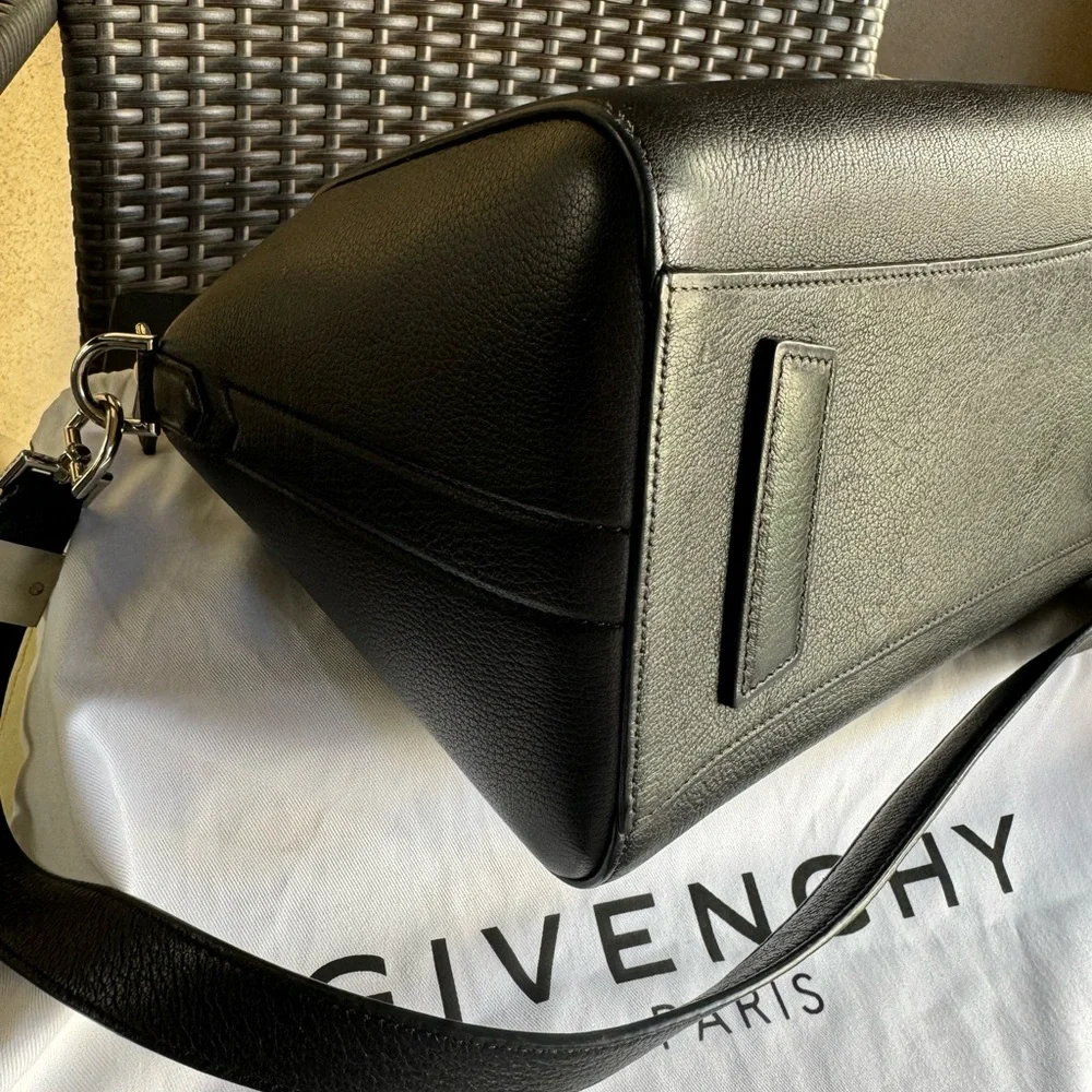Givenchy Antigona Black Leather Bag - Picture 10 of 12